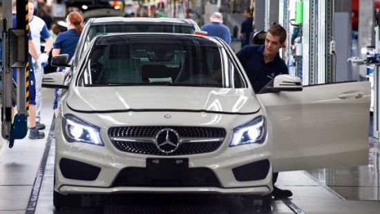 Dọa đánh bom nhà máy Mercedes vì ghen tuông